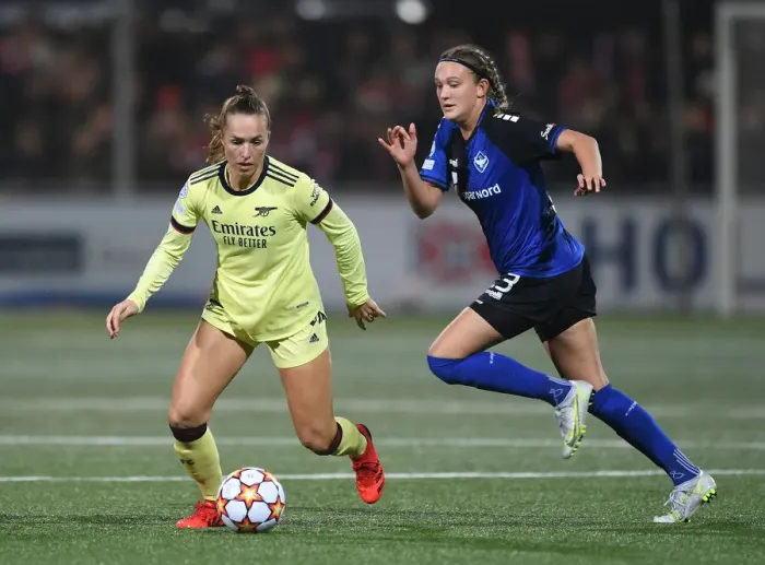 Framed Print : Arsenal Women Face Pressure Against HB Koge in UEFA Champions League Clash