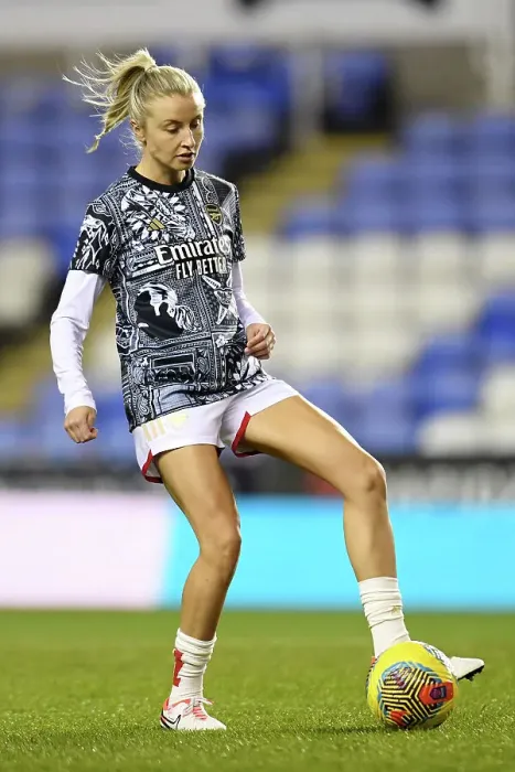 Framed Print : Arsenal Women Gear Up for Conti Cup Showdown Against Reading