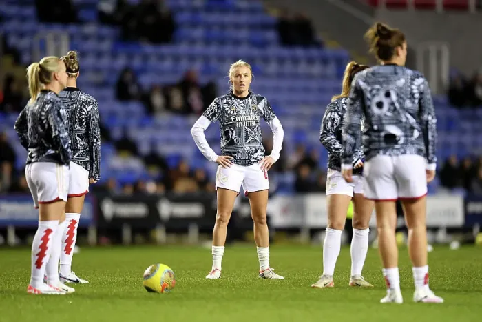 Framed Print : Arsenal Women Gear Up for Conti Cup Showdown Against Reading