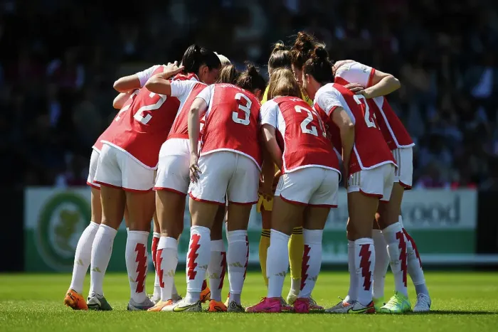 Framed Print : Arsenal Women Huddle Before Kick-off Against Aston Villa in FA WSL (2022-23) Framed Print : Arsenal Women Huddle Before Kick-off Against Aston Villa in FA WSL (2022-23)