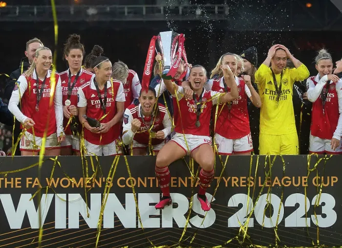 Framed Print : Arsenal Women Lift the FA WSL Cup: Victory over Chelsea