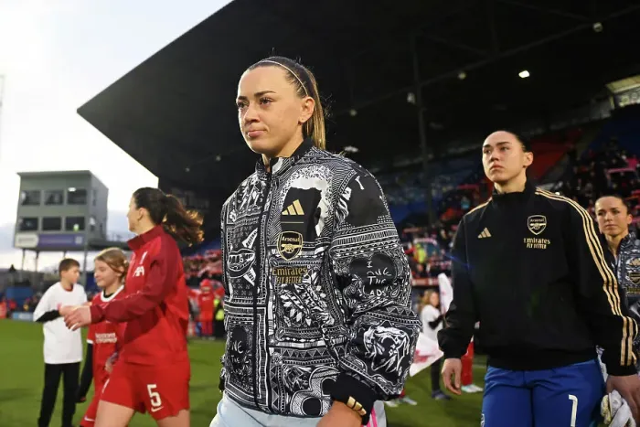 Framed Print : Arsenal Women Take on Liverpool FC in Barclays Super League Showdown