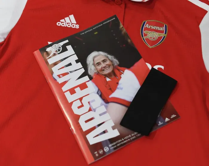 Framed Print : Arsenal Women Pay Tribute: Mourning the Queen in Football - Arsenal WFC vs. Brighton & Hove Albion WFC