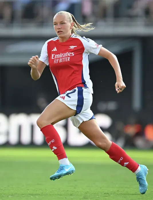 Framed Print : Arsenal Women v Chelsea Women: Pre Season Friendly Framed Print : Arsenal Women v Chelsea Women: Pre Season Friendly