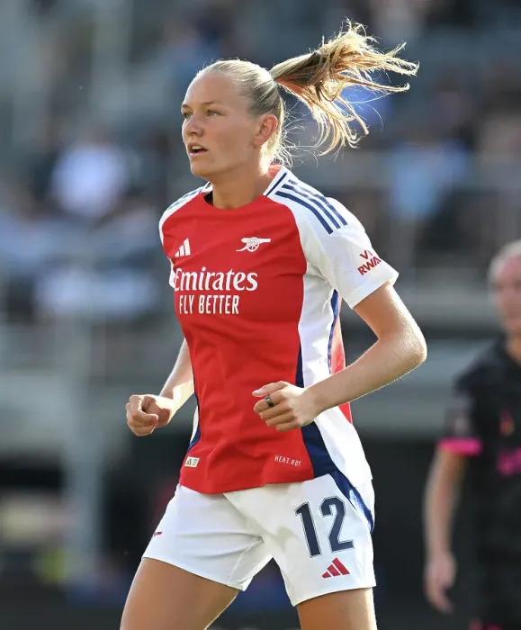 Framed Print : Arsenal Women v Chelsea Women: Pre Season Friendly Framed Print : Arsenal Women v Chelsea Women: Pre Season Friendly