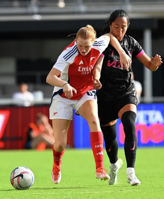 Framed Print : Arsenal Women v Chelsea Women: Pre Season Friendly Framed Print : Arsenal Women v Chelsea Women: Pre Season Friendly