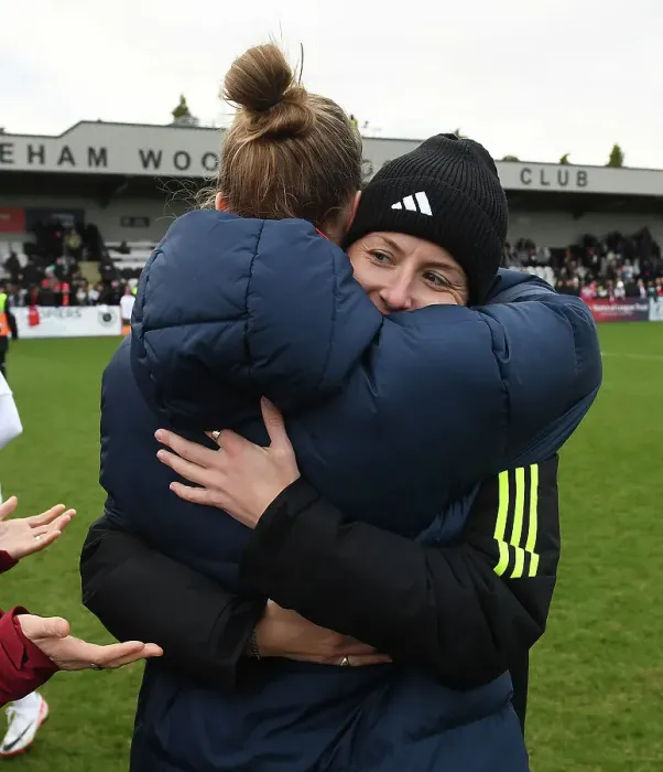 Framed Print : Arsenal Women and Vivianne Miedema Celebrate after FA Cup Victory over Watford Women