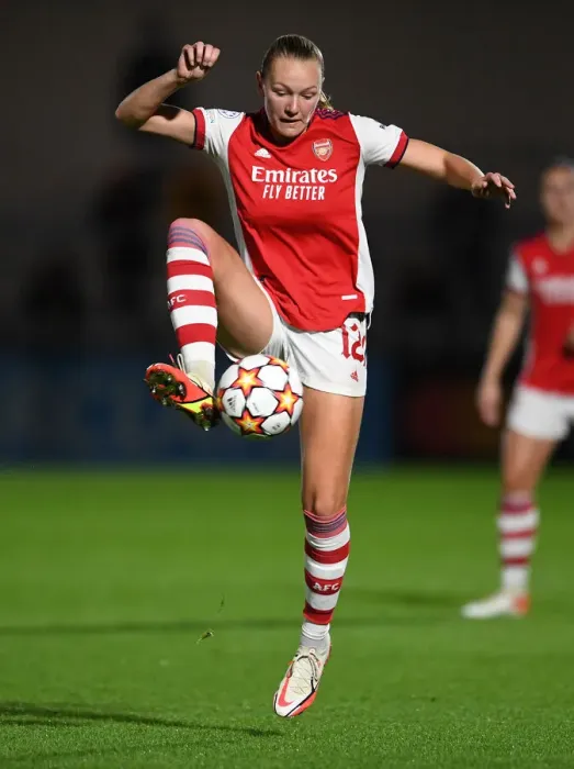 Framed Print : Arsenal Women vs. 1899 Hoffenheim: A UEFA Women's Champions League Battle