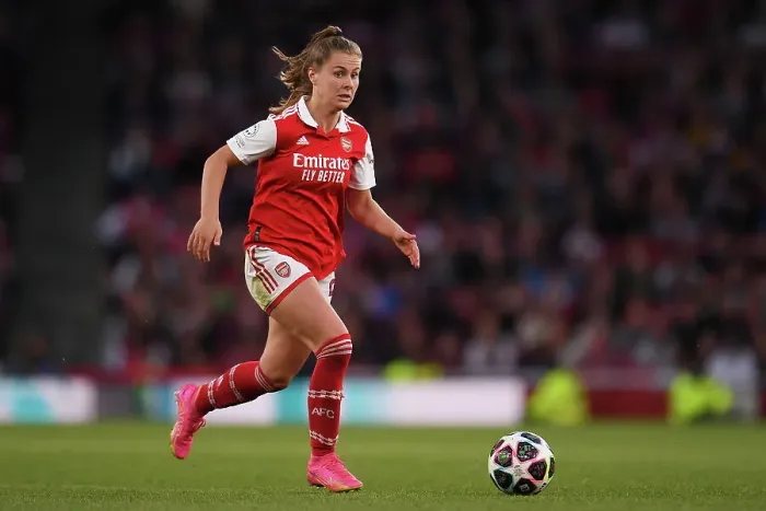 Framed Print : Arsenal Women vs. VfL Wolfsburg: UEFA Women's Champions League Semifinal Showdown (2022-23) - Arsenal's Victoria Pelova in Action