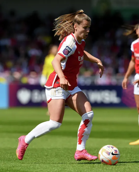 Framed Print : Arsenal Women vs. Aston Villa: 2022-23 FA Women's Super League Showdown
