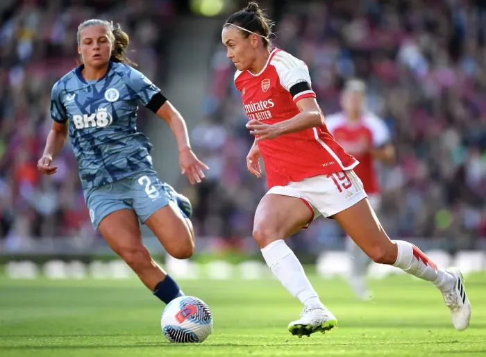 Framed Print : Arsenal Women vs Aston Villa: Caitlin Foord Fights Past Defender in Barclays Super League Clash Framed Print : Arsenal Women vs Aston Villa: Caitlin Foord Fights Past Defender in Barclays Super League Clash
