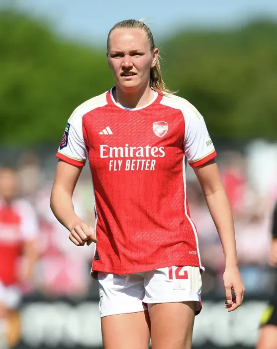 Framed Print : Arsenal Women vs Aston Villa: FA Women's Super League Showdown at Meadow Park