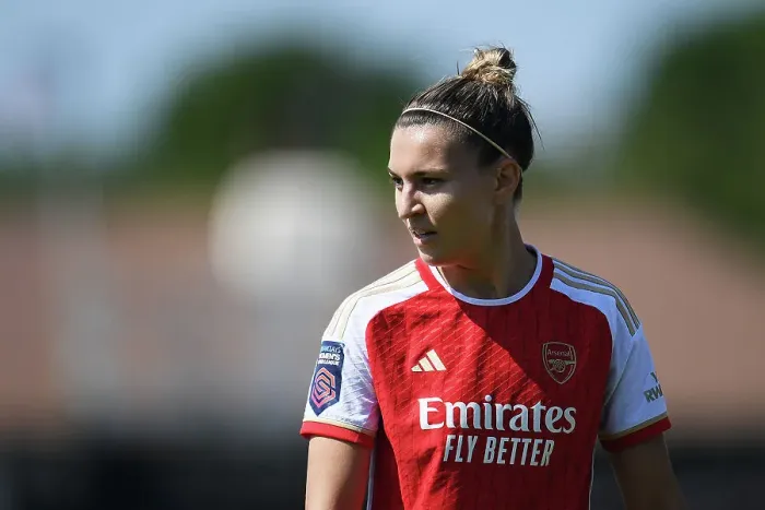 Framed Print : Arsenal Women vs Aston Villa: FA Women's Super League Showdown at Meadow Park