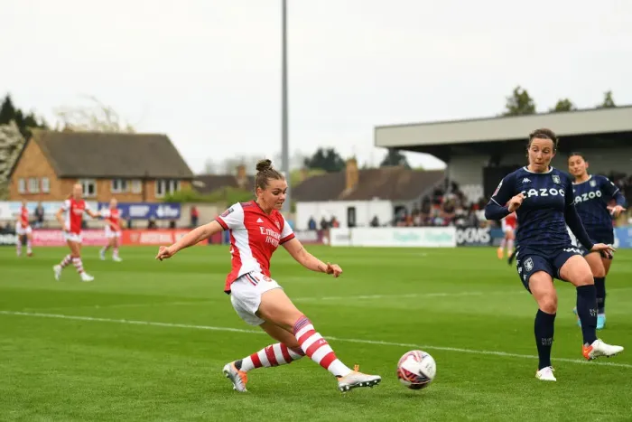 Framed Print : Arsenal Women vs. Aston Villa Women: FA WSL Showdown - Wienroither Crosses the Ball Framed Print : Arsenal Women vs. Aston Villa Women: FA WSL Showdown - Wienroither Crosses the Ball