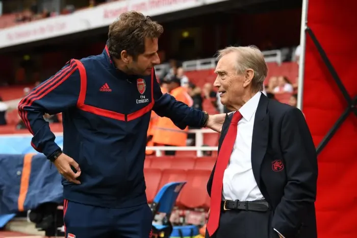 Framed Print : Arsenal Women vs Bayern Munich: Montemurro and Friar's Pre-Match Discussion at Emirates Stadium