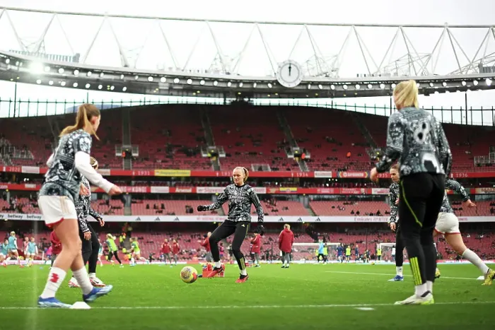 Framed Print : Arsenal Women vs Chelsea Women: Frida Maanum and Team Warm-Up at Emirates Stadium (2023-24 Barclays Women's Super League) Framed Print : Arsenal Women vs Chelsea Women: Frida Maanum and Team Warm-Up at Emirates Stadium (2023-24 Barclays Women's Super League)