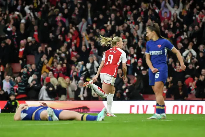 Framed Print : Arsenal Women vs Chelsea Women: Beth Mead Scores First Goal in 2023-24 Barclays Women's Super League Clash at Emirates Stadium
