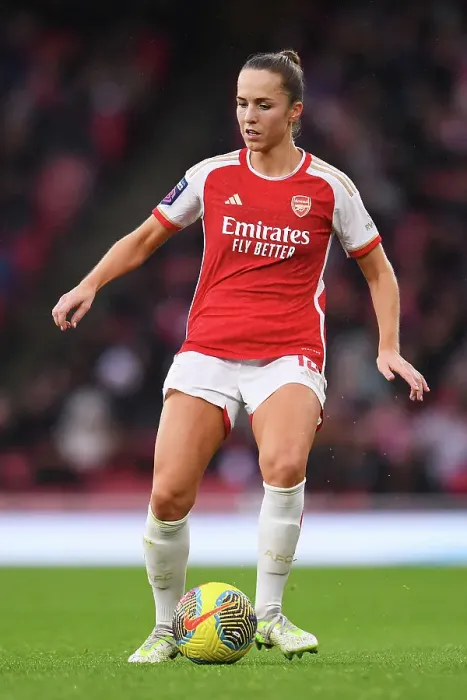 Framed Print : Arsenal Women vs Chelsea Women: Barclays Super League Clash at Emirates Stadium (2023-24)