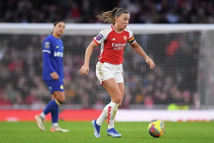 Framed Print : Arsenal Women vs Chelsea Women: Barclays Super League Clash at Emirates Stadium (2023-24)