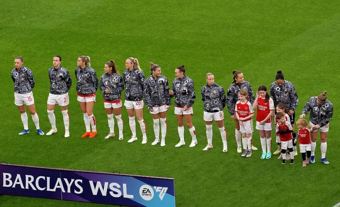 Framed Print : Arsenal Women vs Chelsea Women: Barclays Super League Clash at Emirates Stadium (2023-24)