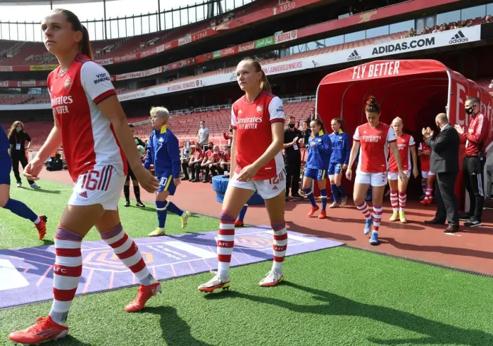 Framed Print : Arsenal Women vs Chelsea Women: FA WSL Clash at Emirates Stadium (2021-22)