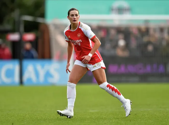Framed Print : Arsenal Women vs Everton Women: Barclays Super League Clash at Meadow Park (2023-24)