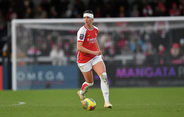 Framed Print : Arsenal Women vs Everton Women: Barclays Super League Clash at Meadow Park (2023-24)