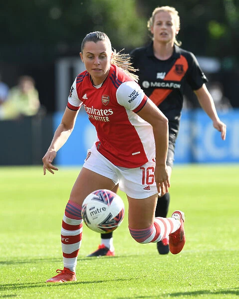 Arsenal Women vs. Everton Women Clash: Noelle Maritz in Action at Meadow Park