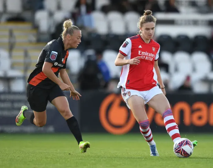 Framed Print : Arsenal Women vs Everton Women: Miedema Faces Off Against Bennison in FA WSL Clash
