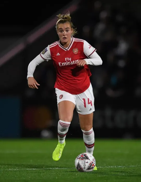 Framed Print : Arsenal Women vs Fiorentina Women: Showdown in the UEFA Women's Champions League at Meadow Park