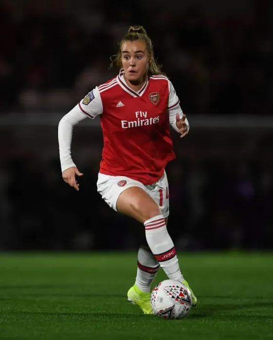 Framed Print : Arsenal Women vs Fiorentina Women: Showdown in UEFA Women's Champions League at Meadow Park