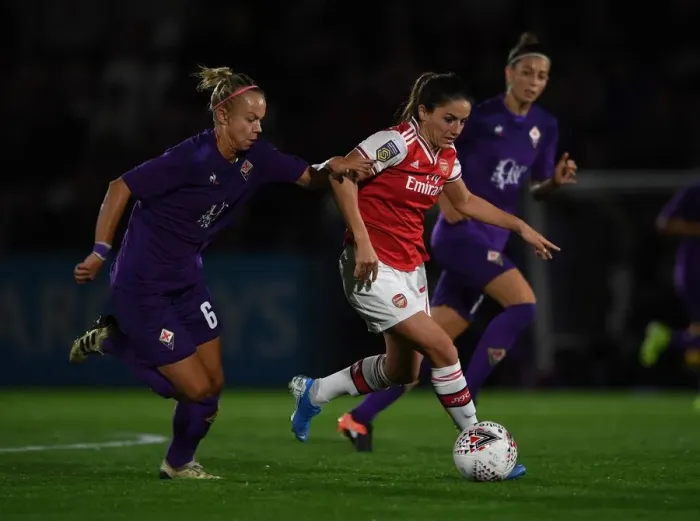 Framed Print : Arsenal Women vs Fiorentina Women: UEFA Women's Champions League Clash at Meadow Park