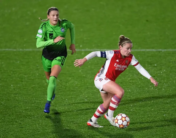 Framed Print : Arsenal Women vs HB Koge: Kim Little Clashes with Cecilie Nielsen in UEFA Women's Champions League