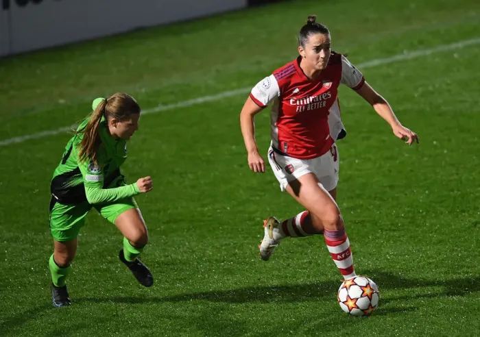 Framed Print : Arsenal Women vs HB Koge: A UEFA Women's Champions League Showdown at Meadow Park