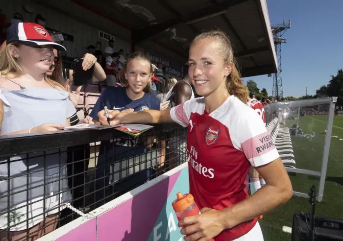 Framed Print : Arsenal Women vs Juventus: Pre-Season Friendly (May 8, 2018) Framed Print : Arsenal Women vs Juventus: Pre-Season Friendly (May 8, 2018)