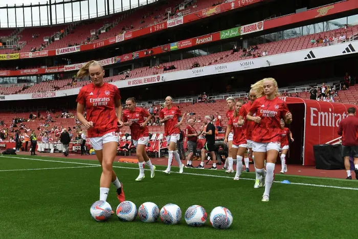 Framed Print : Arsenal Women vs Liverpool: Frida Maanum Prepares for Barclays Super League Showdown at Emirates Stadium