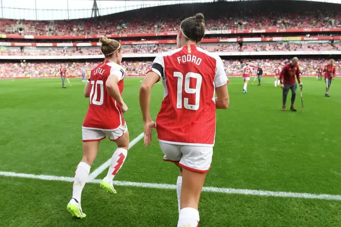 Framed Print : Arsenal Women vs Liverpool: Second-Half Kickoff at Emirates Stadium