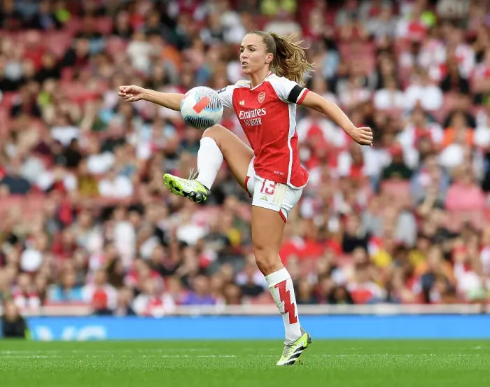 Framed Print : Arsenal Women vs Liverpool Women: Barclays Super League Clash at Emirates Stadium (2023-24)