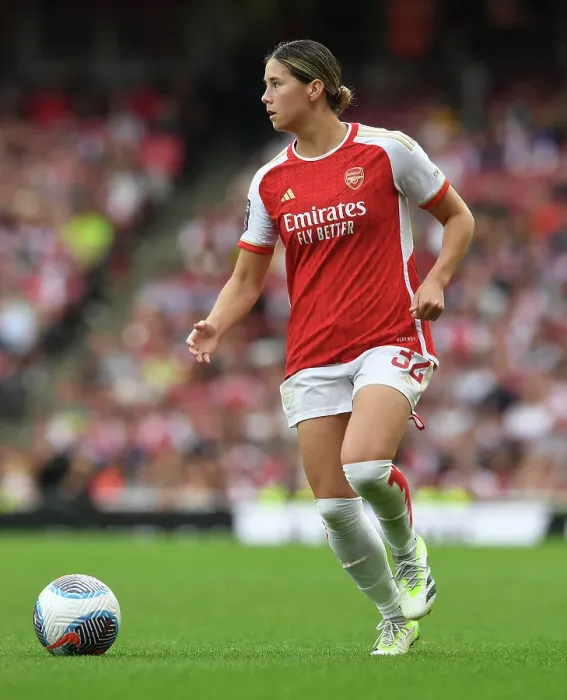 Framed Print : Arsenal Women vs Liverpool Women: Barclays Super League Clash at Emirates Stadium (2023-24)