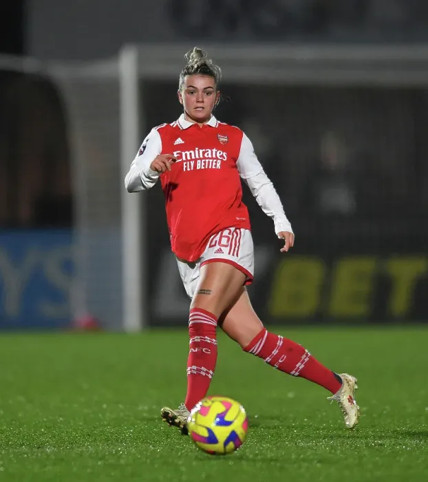 Framed Print : Arsenal Women vs Liverpool Women: FA Women's Super League Clash (2022-23) - Battle at Meadow Park