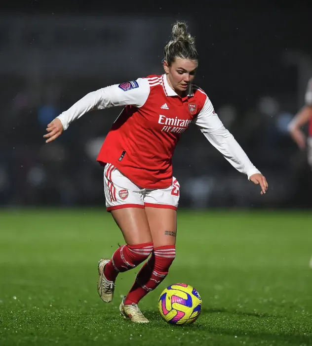 Framed Print : Arsenal Women vs Liverpool Women: FA Women's Super League Clash (2022-23) - Battle at Meadow Park