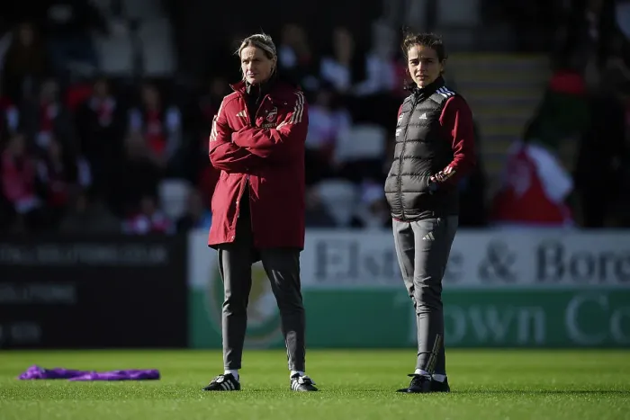 Framed Print : Arsenal Women vs Manchester City: Smith and Slegers Prepare for Barclays Super League Showdown