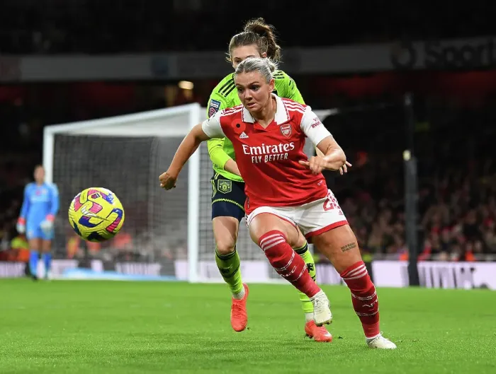Framed Print : Arsenal Women vs Manchester United: FA Women's Super League Showdown at Emirates Stadium