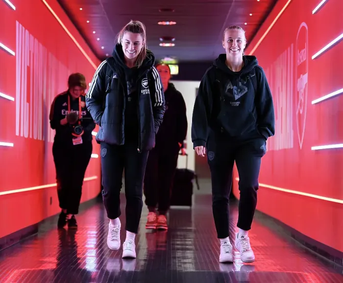 Framed Print : Arsenal Women vs Manchester United: Pre-Match Moment at Emirates Stadium (2022-23)