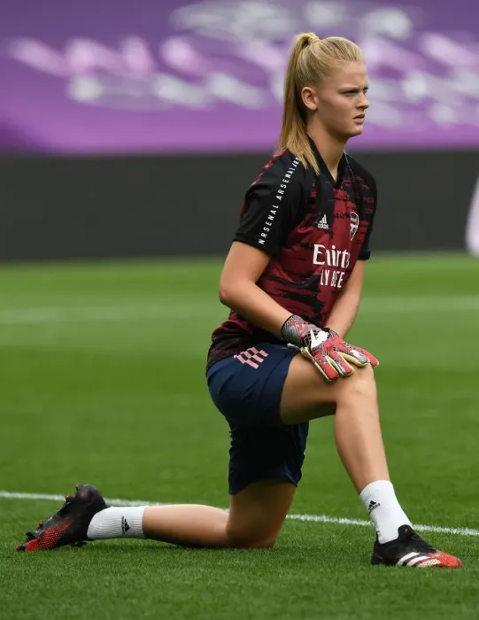 Framed Print : Arsenal Women vs Paris Saint-Germain: Quarterfinals of the UEFA Women's Champions League - San Sebastian Showdown