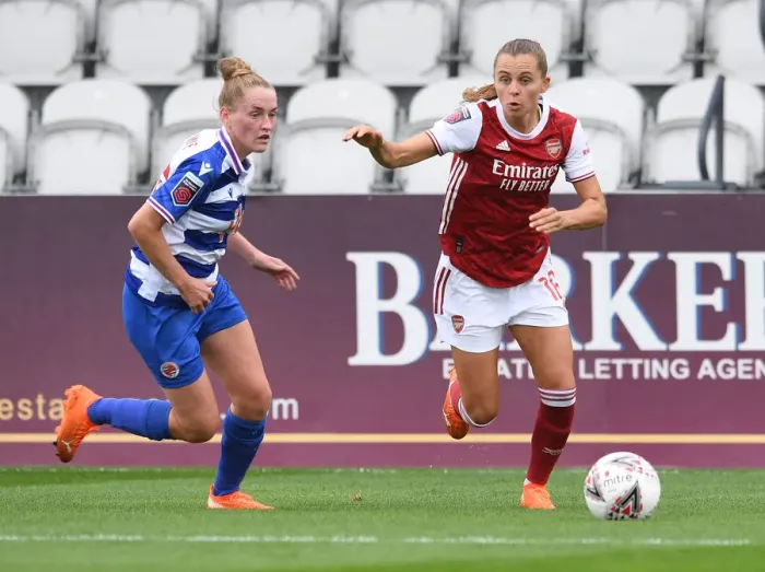 Framed Print : Arsenal Women vs Reading Women: FA WSL Clash at Meadow Park - Intense Battle between Noelle Maritz and Molly Bartrop