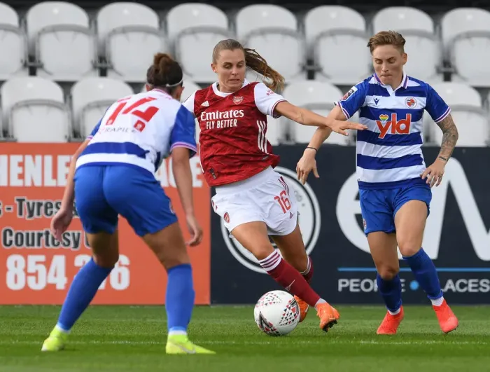 Framed Print : Arsenal Women vs Reading Women: Clash on the Pitch - Barclays FA WSL 2020-21 Framed Print : Arsenal Women vs Reading Women: Clash on the Pitch - Barclays FA WSL 2020-21