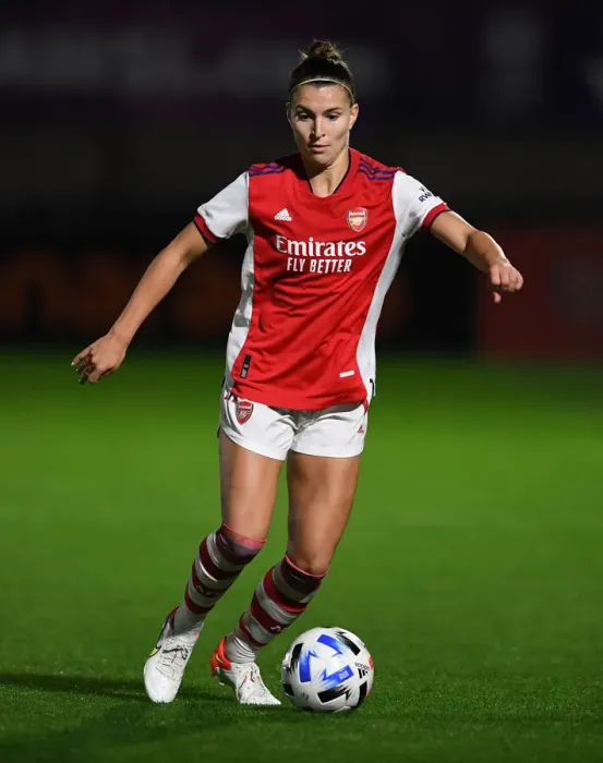 Framed Print : Arsenal Women vs Slavia Prague: UEFA Women's Champions League Showdown at Meadow Park
