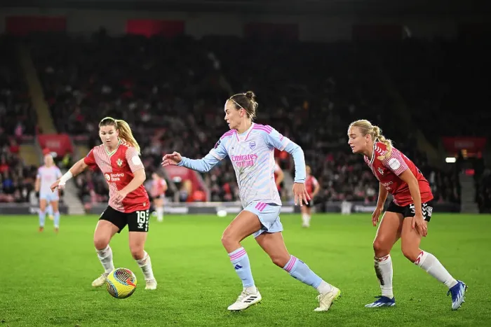 Framed Print : Arsenal Women vs Southampton Women: Conti Cup Clash at St. Mary's Stadium