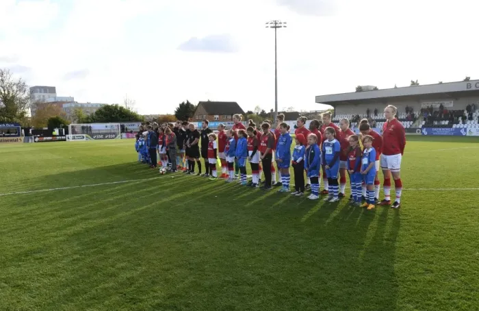 Framed Print : Arsenal Women vs. Sunderland: WSL1 Showdown - Pre-Match Silence